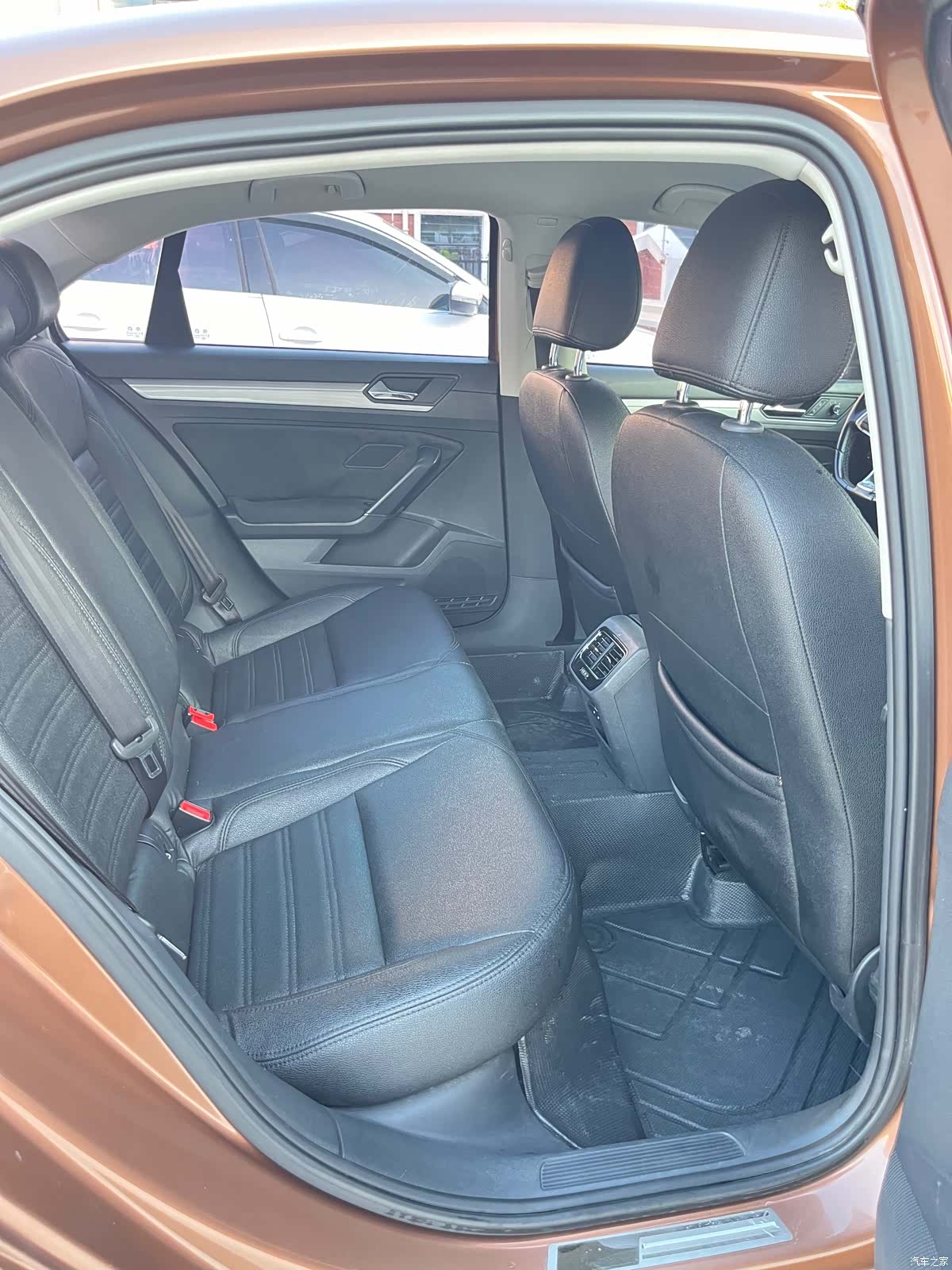 Volkswagen Lamando, 2015 9