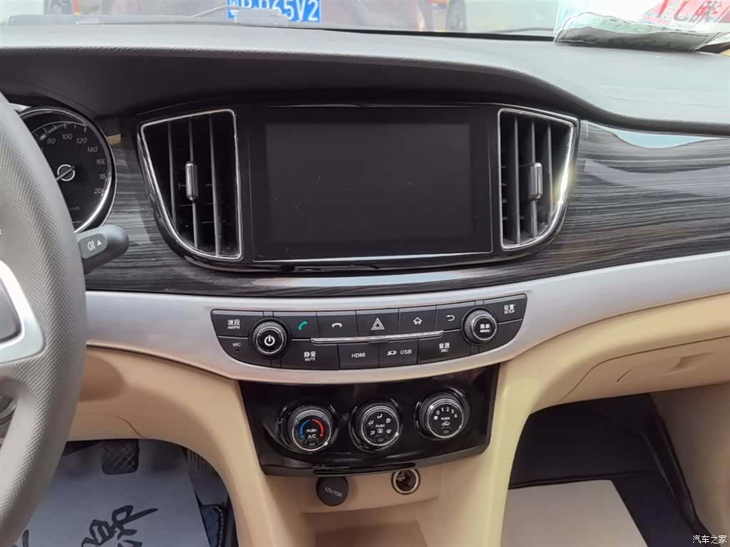 Wuling 730, 2018 13