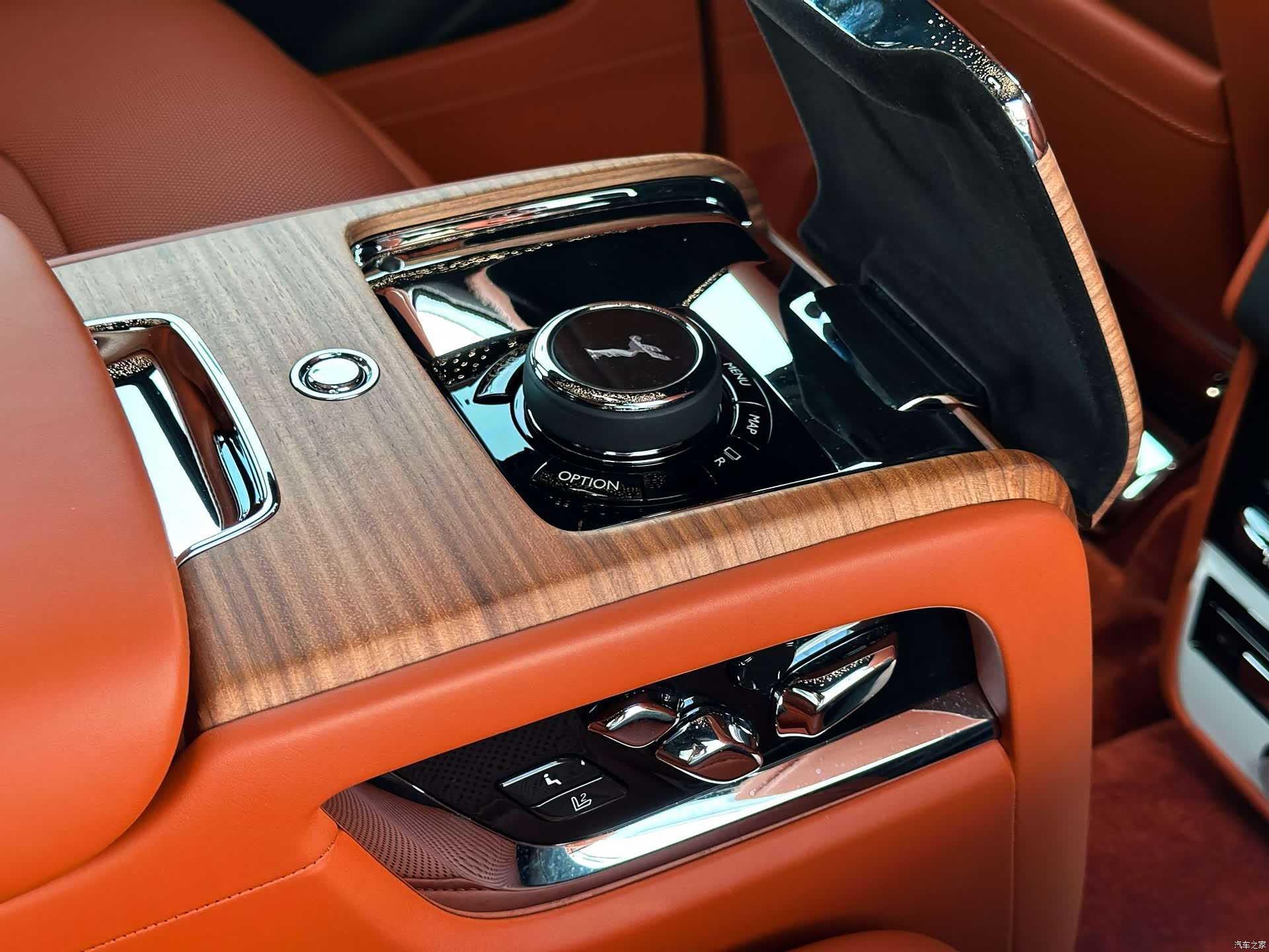 Rolls-Royce Cullinan, 2025 18