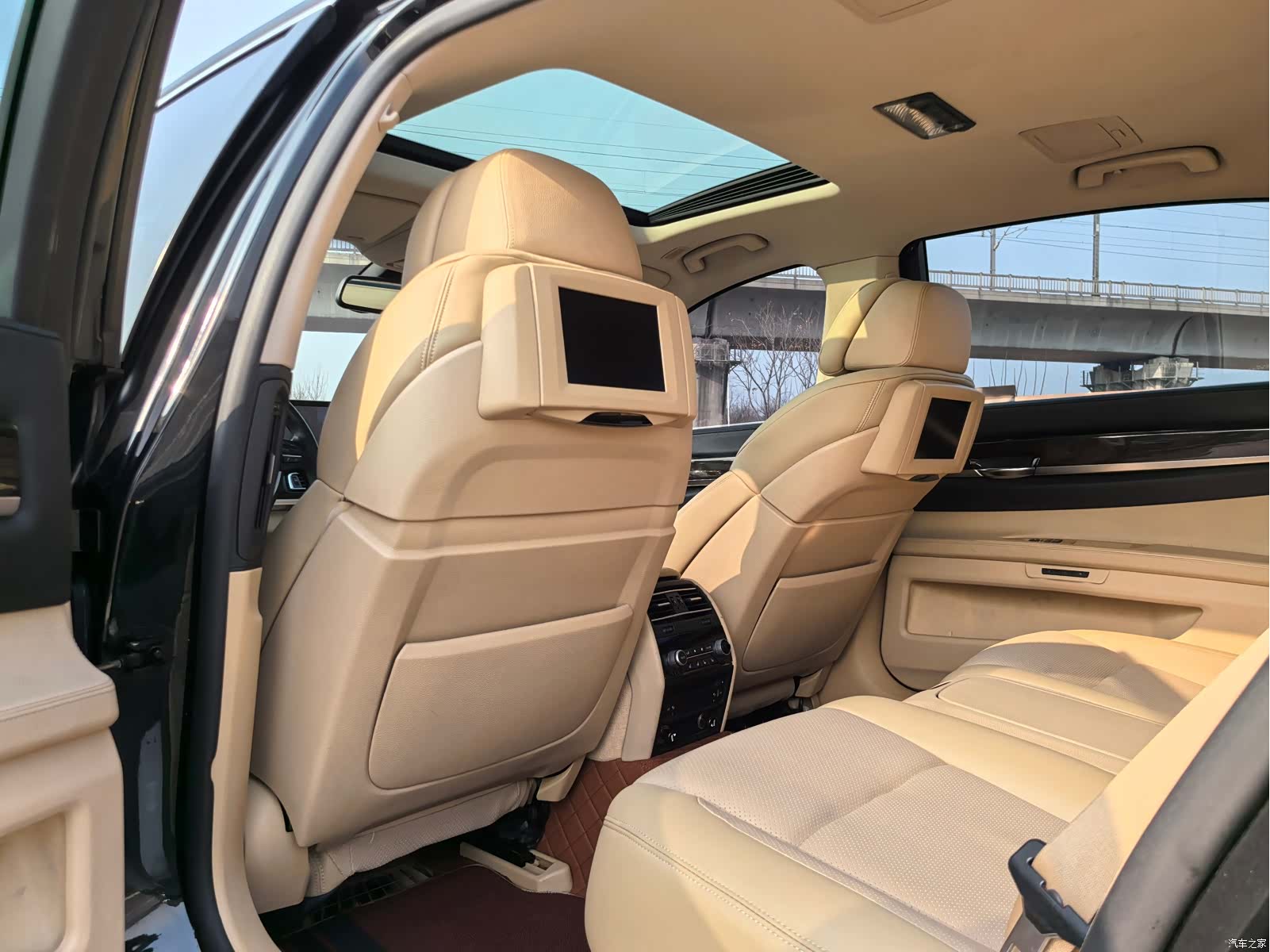 BMW 7 Series, 2009 6