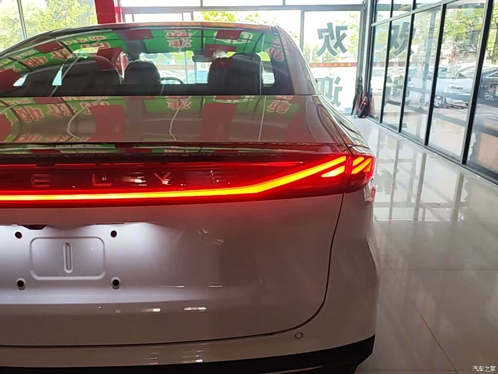 Geely Galaxy L6, 2026 8