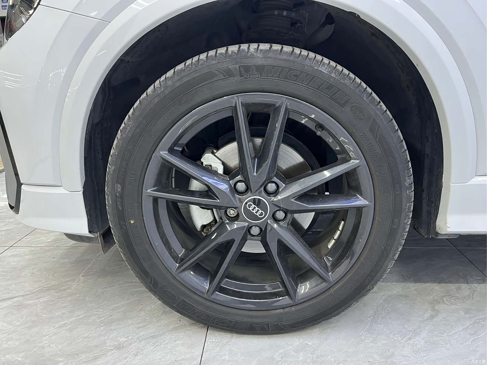 Audi Q2L, 2023 20
