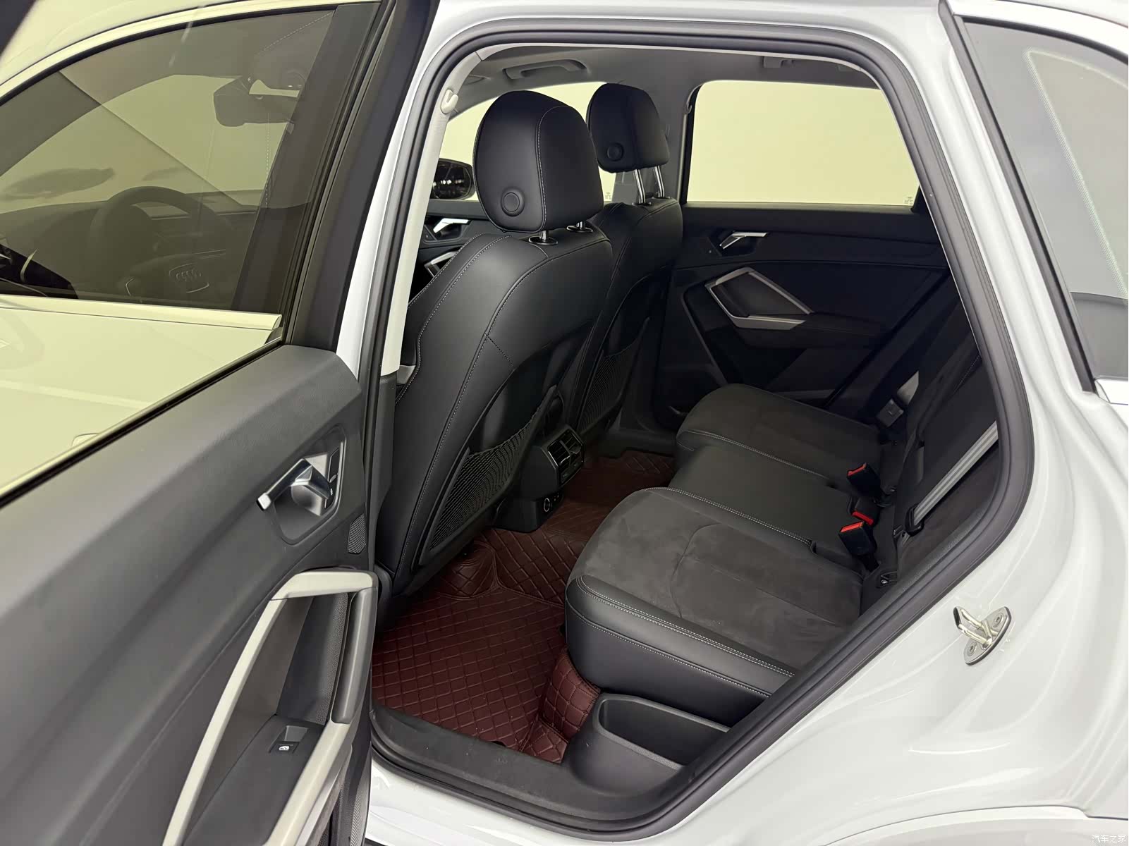 Audi Q3, 2023 14