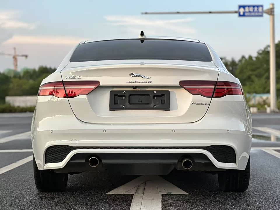 Jaguar XEL Jaguar XEL