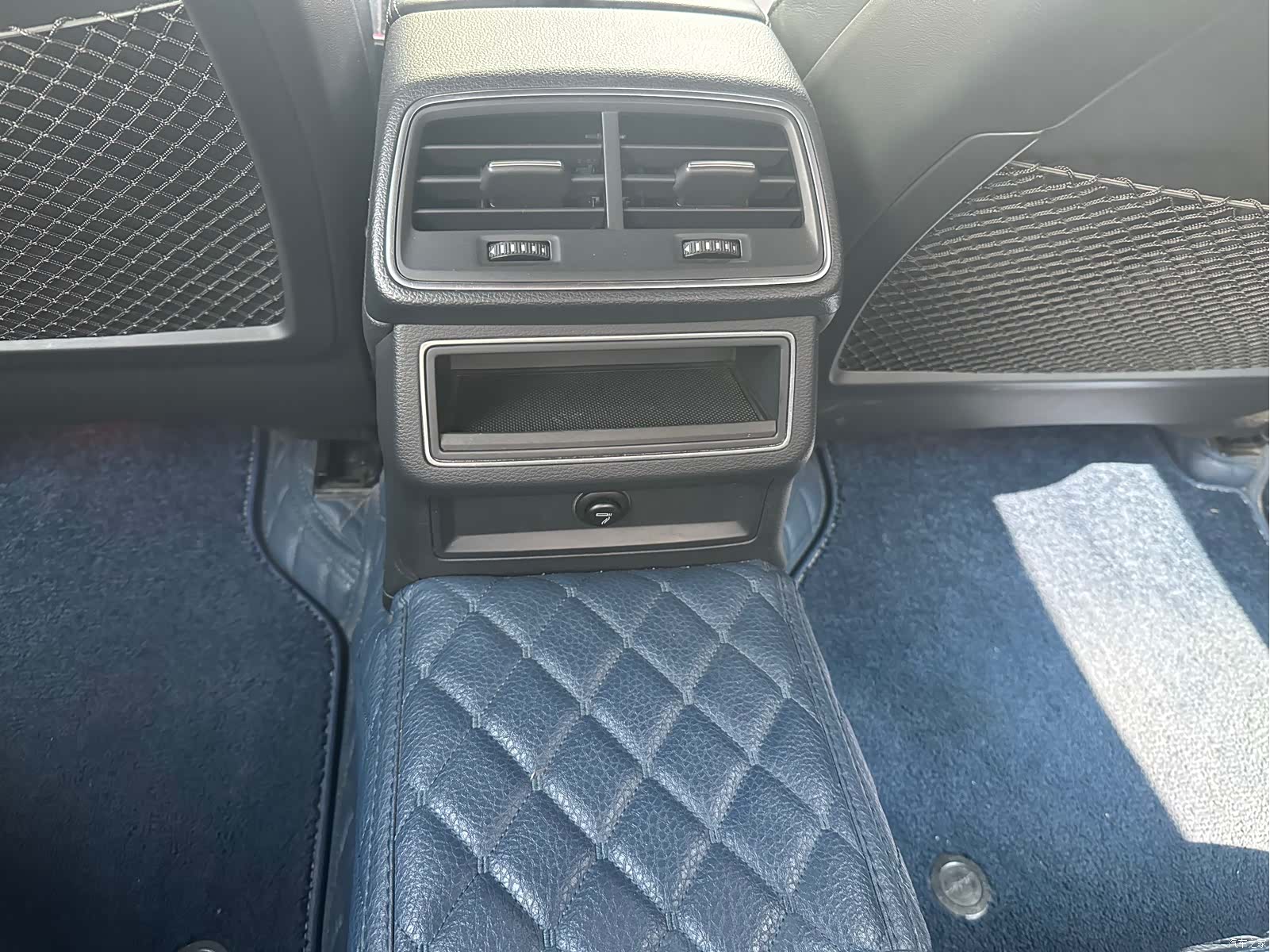 Audi A6L, 2020 12