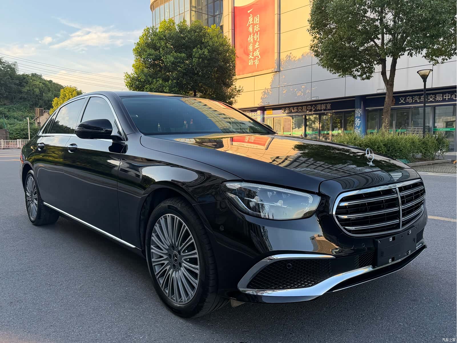 Mercedes-Benz E-Class, 2023 3