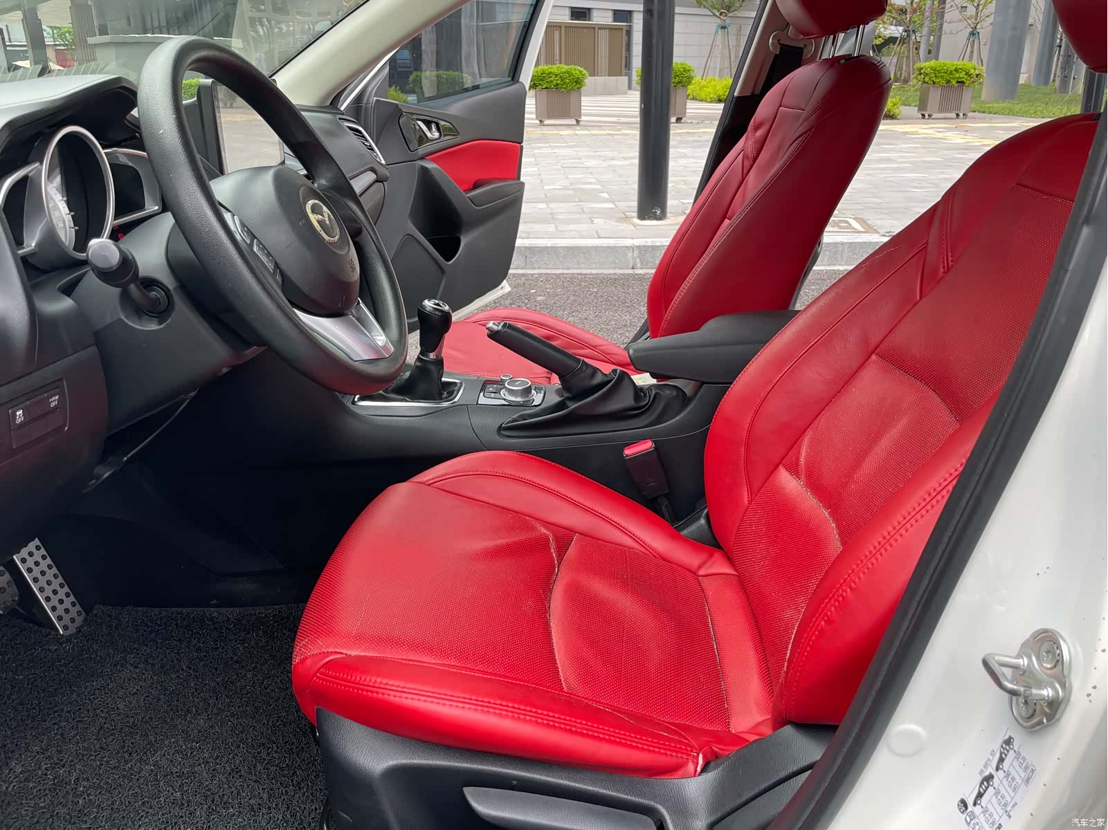 Mazda Mazda3, 2015 6