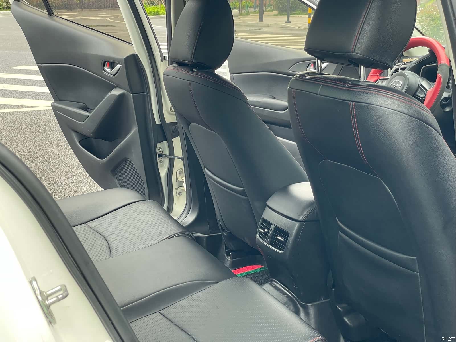 Mazda Mazda3, 2017 9