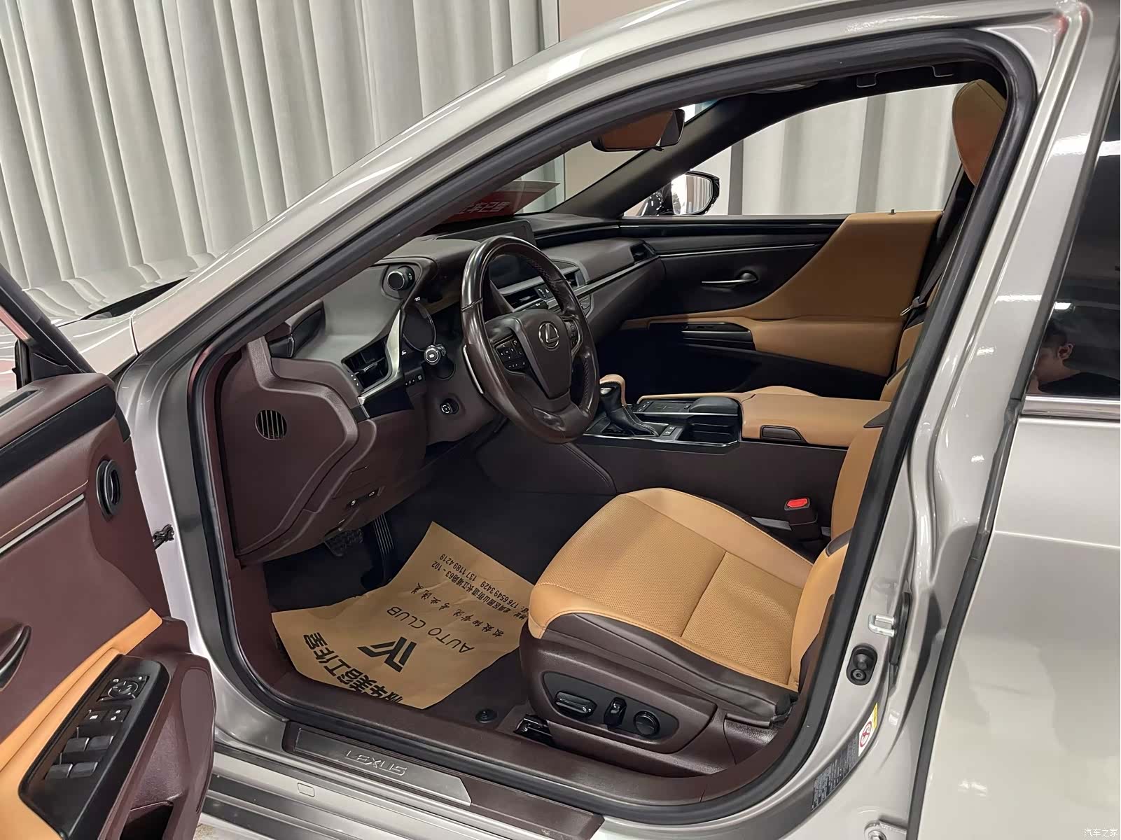 Lexus ES, 2019 4