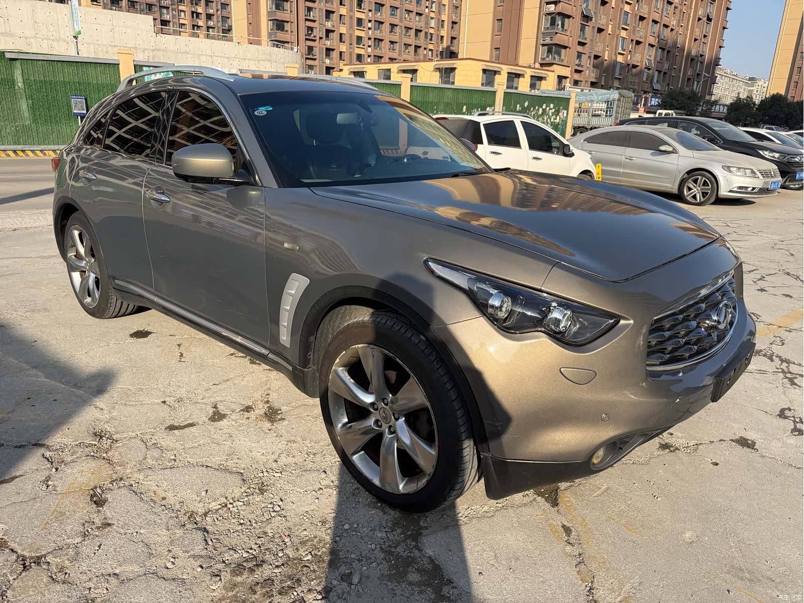 Infiniti FX35, 2011 3