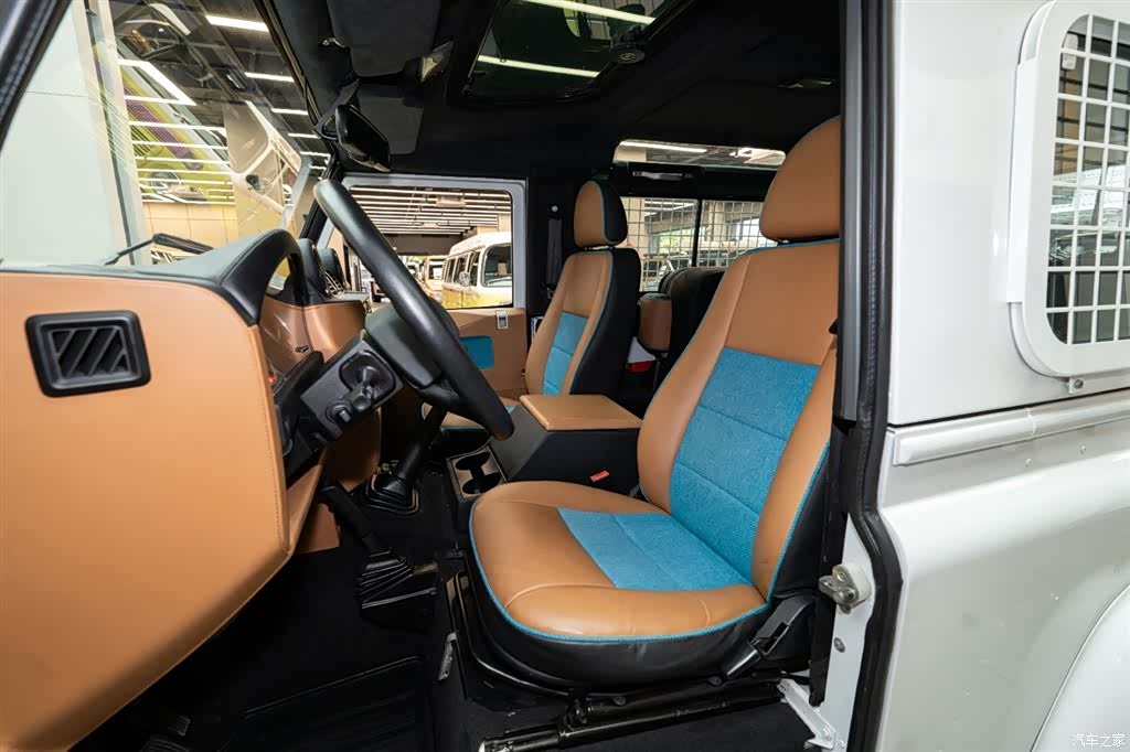 Land Rover Defender, 2010 7