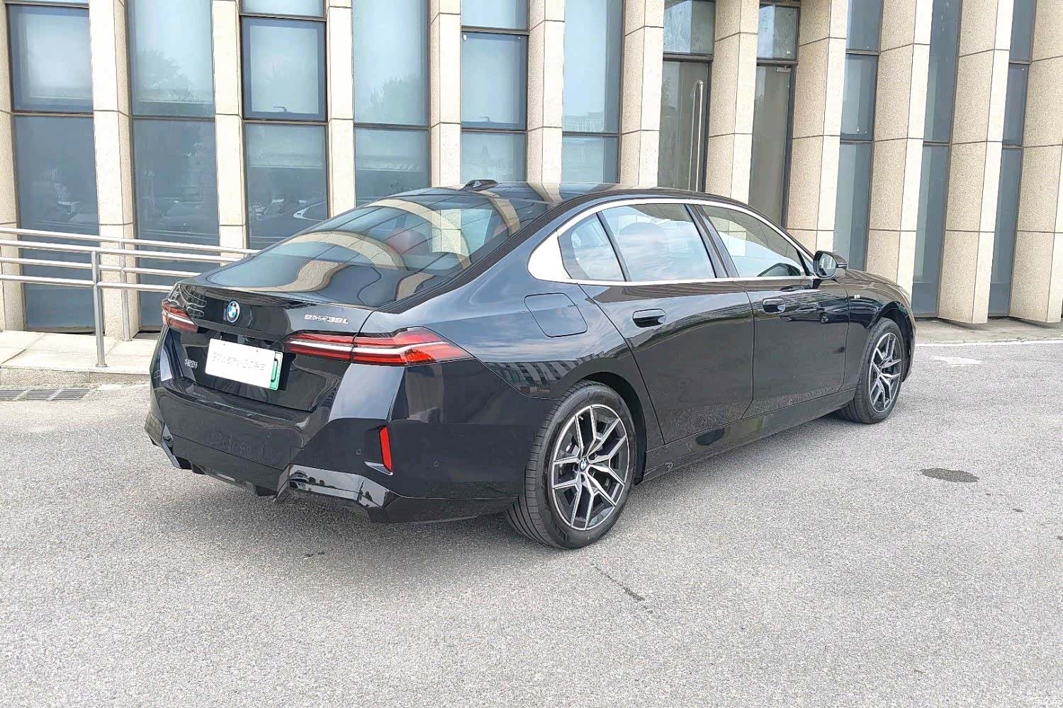 BMW i5, 2025 7