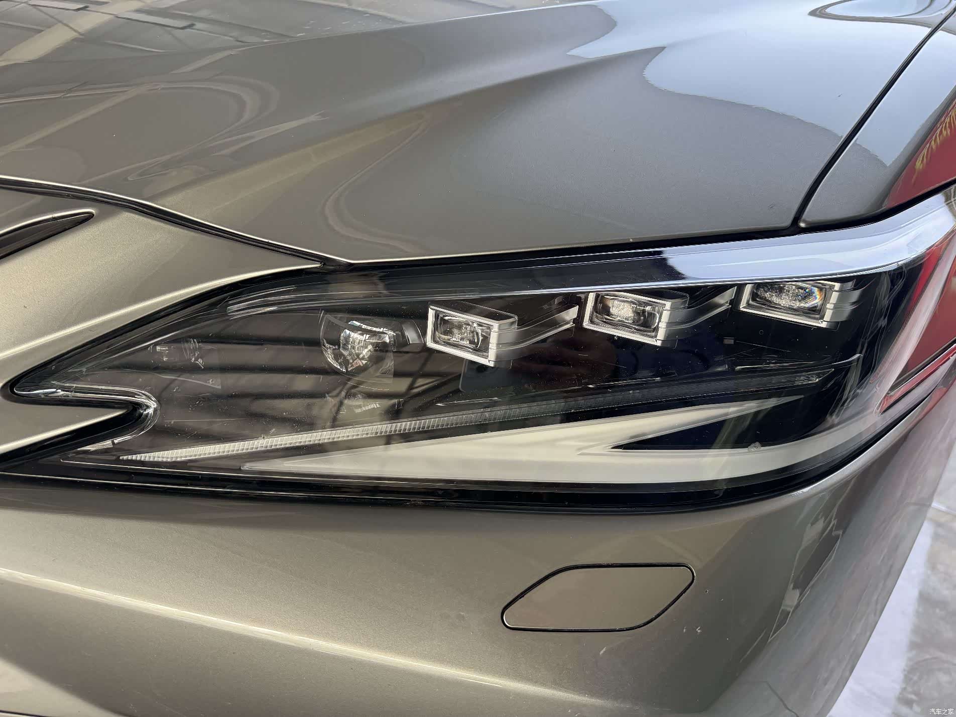 Lexus ES, 2021 11