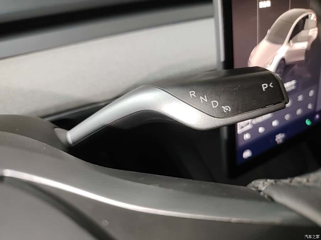 Tesla Model Y, 2023 14