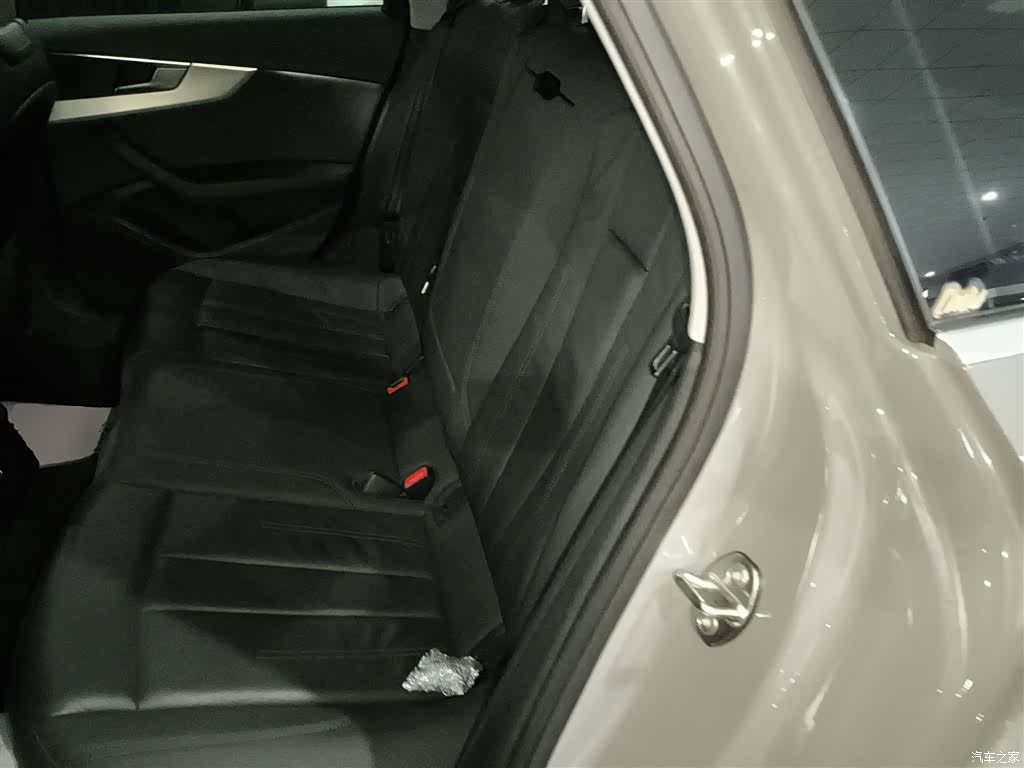 Audi A4, 2022 13