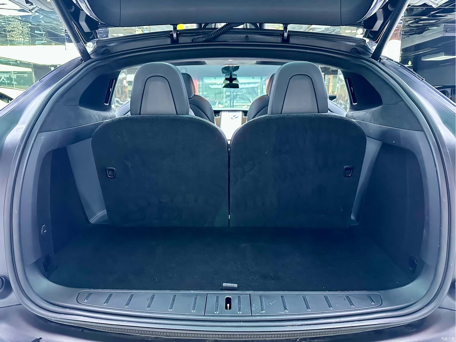Tesla Model X, 2020 13