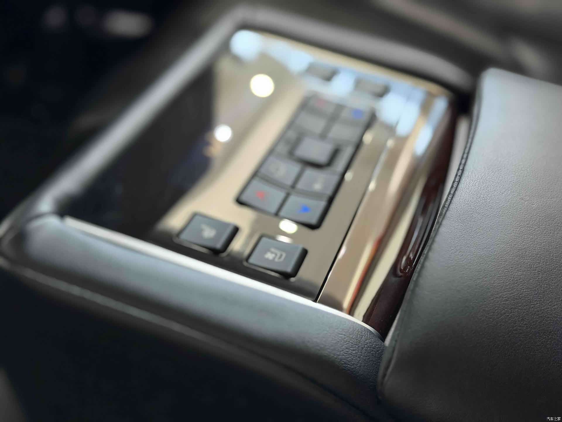 Lexus LX, 2017 12