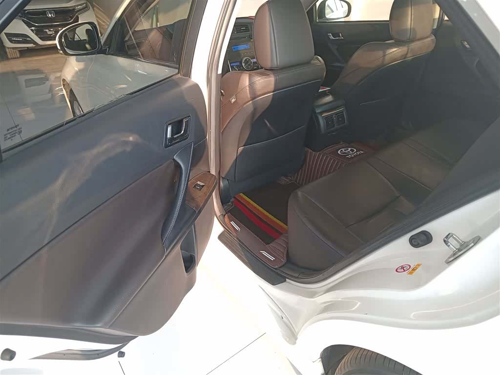 Toyota 2.5V, 2016 17