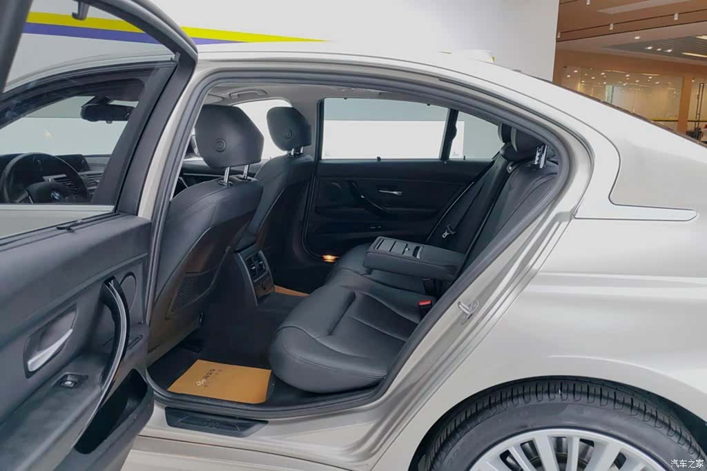 BMW 3 Series, 2018 11