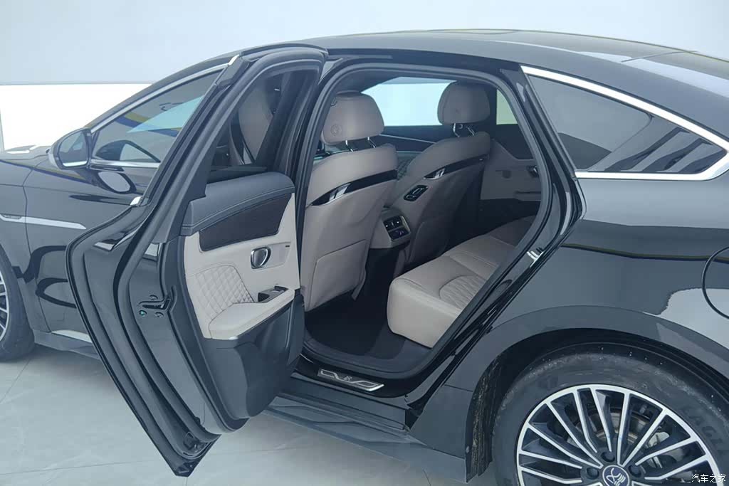 BYD Han, 2024 11