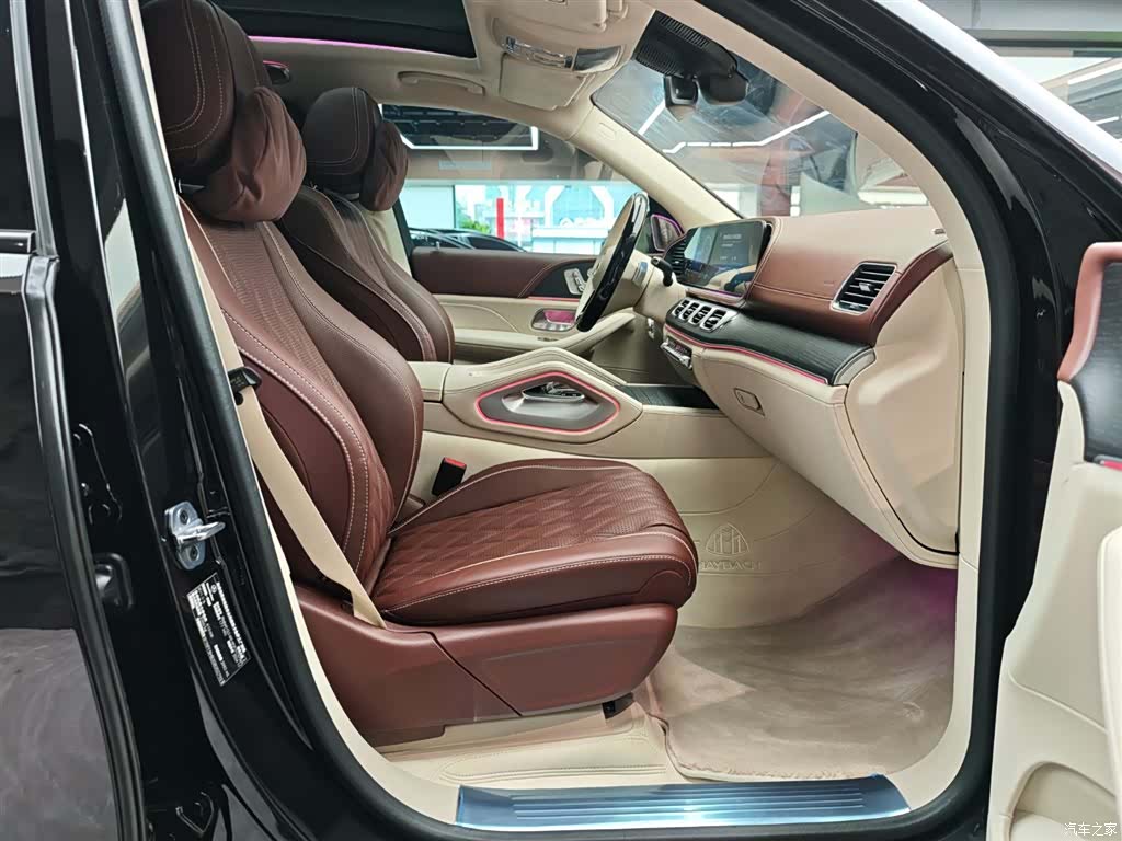 Maybach GLS, 2025 11