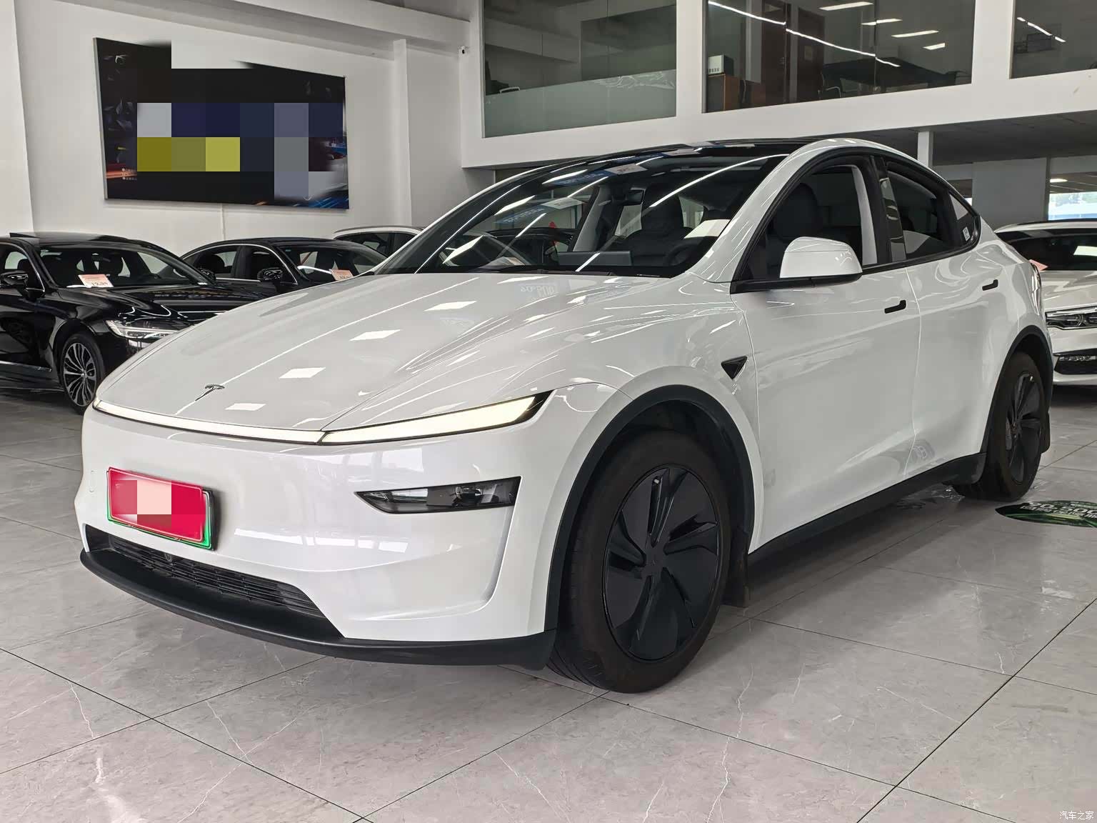 Tesla Model Y, 2025 1