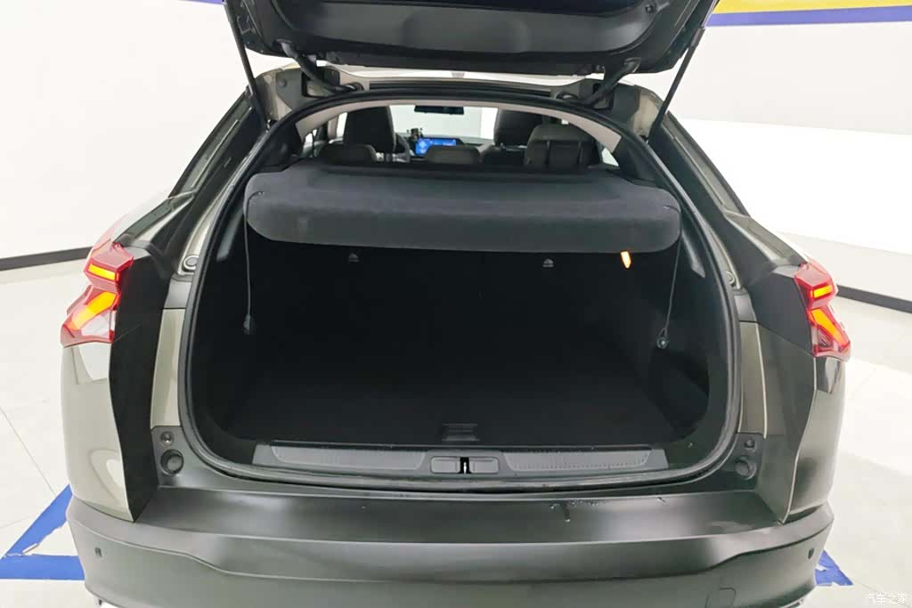 Citroen C5 X, 2023 4