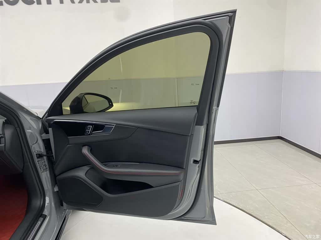 Audi A4L, 2026 16