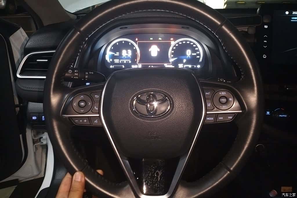 Toyota Camry, 2021 15