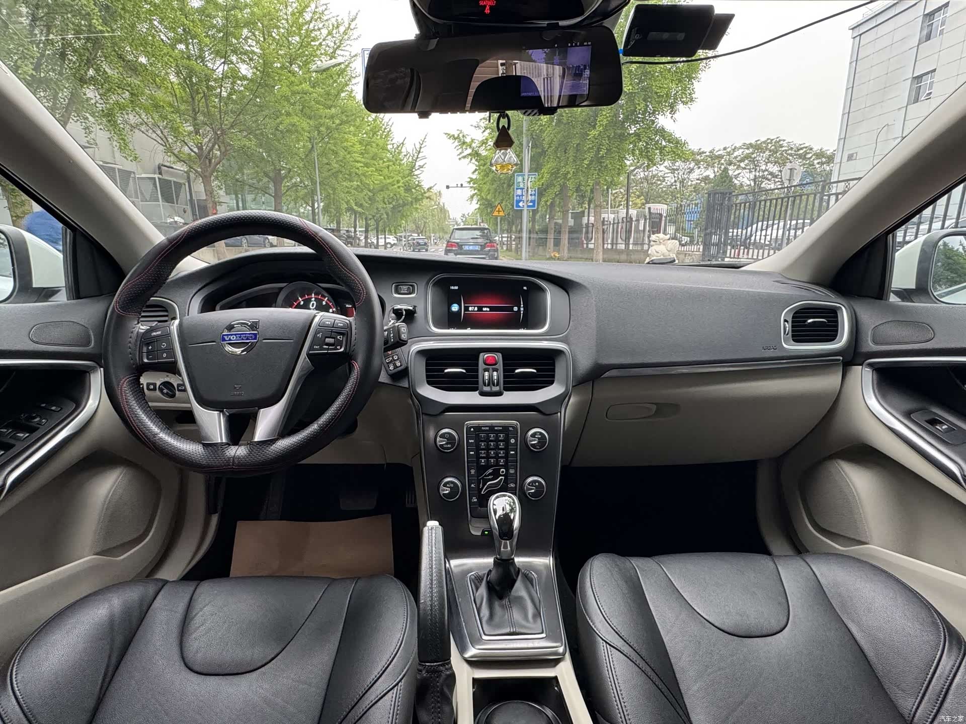 Volvo V40, 2015 10