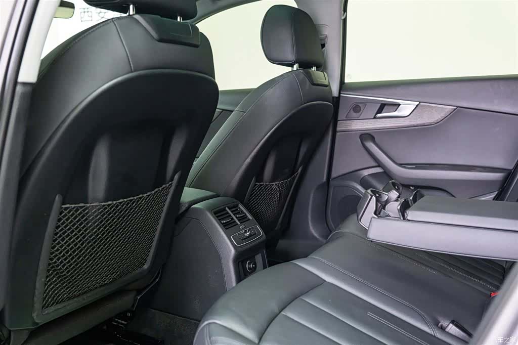 Audi A4, 2021 7