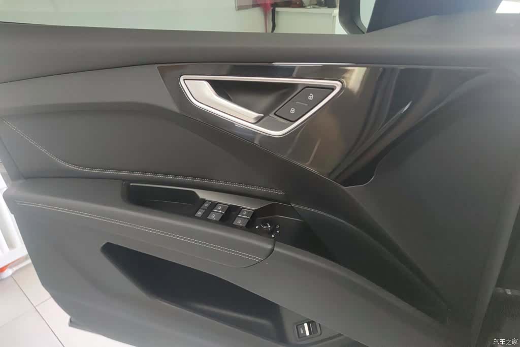 Audi Q4 e-tron, 2024 7