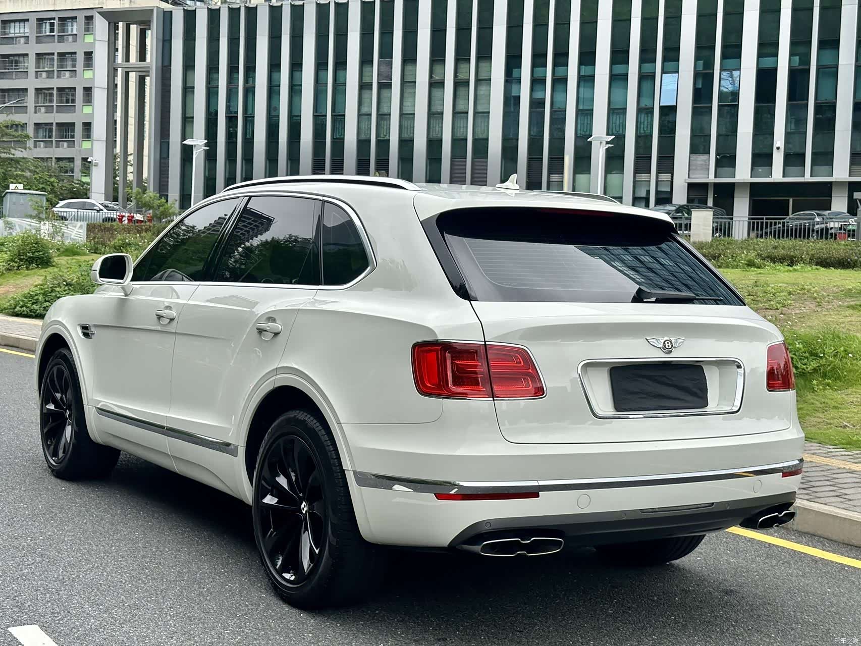 Bentley Bentayga, 2019 все фото