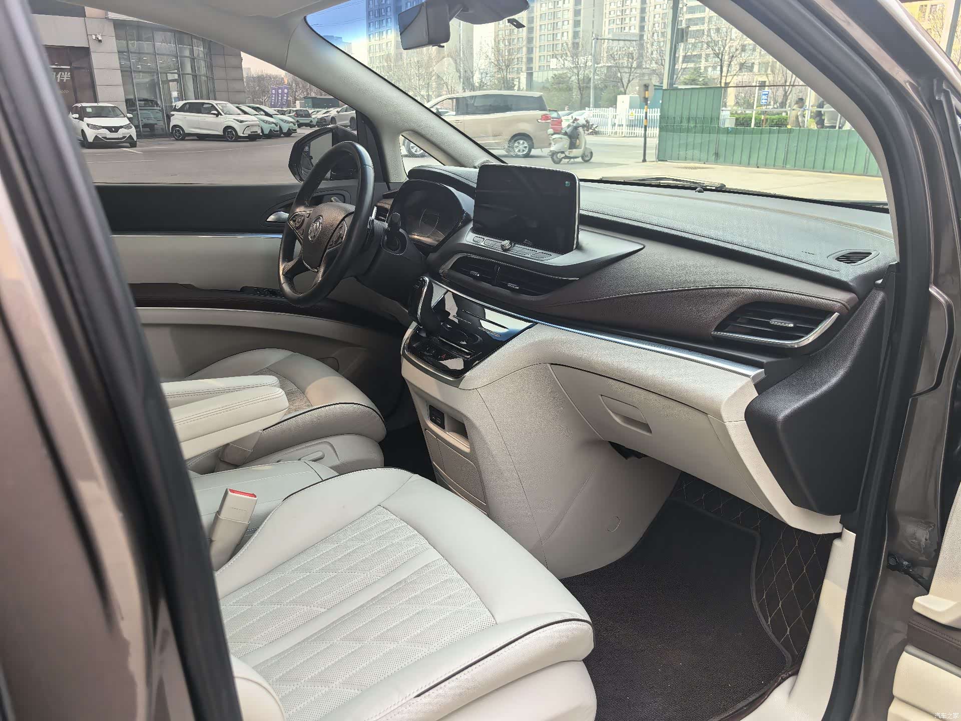 Buick GL8, 2022 9