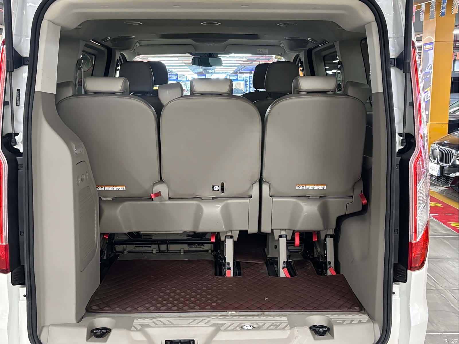 Ford Tourneo, 2017 15