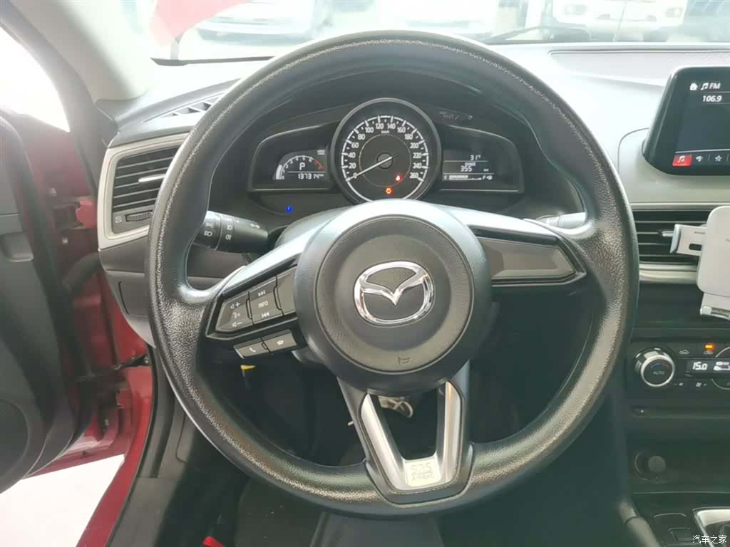Mazda Mazda3, 2018 11