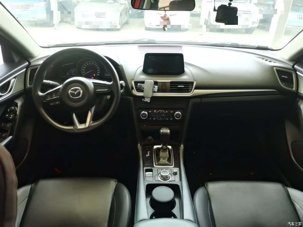 Mazda Mazda3, 2018 10