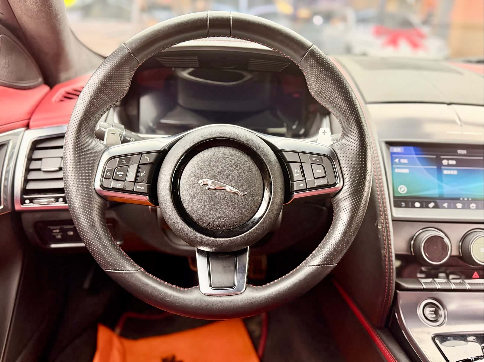 Jaguar F-TYPE, 2022 13