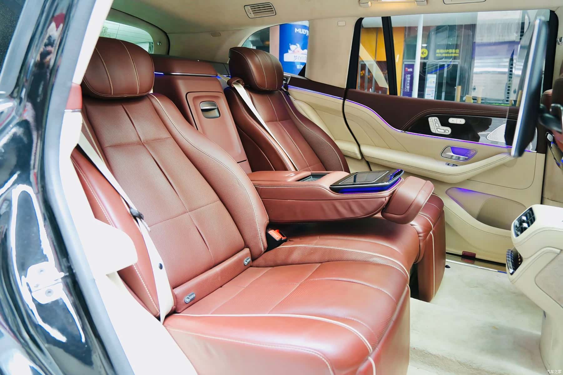 Maybach GLS, 2022 9