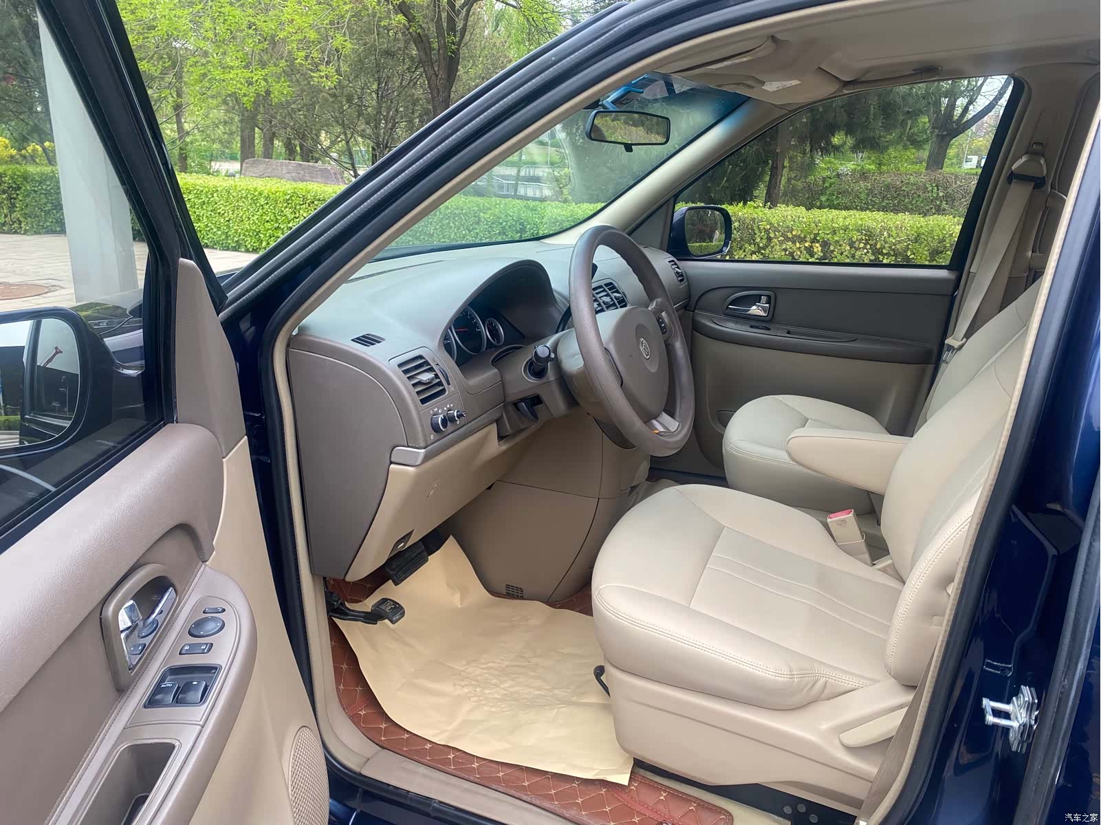 Buick GL8, 2013 4