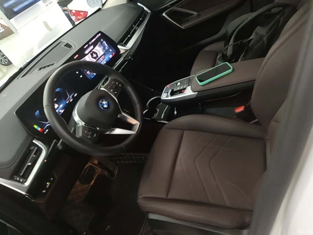 BMW iX1, 2024 15