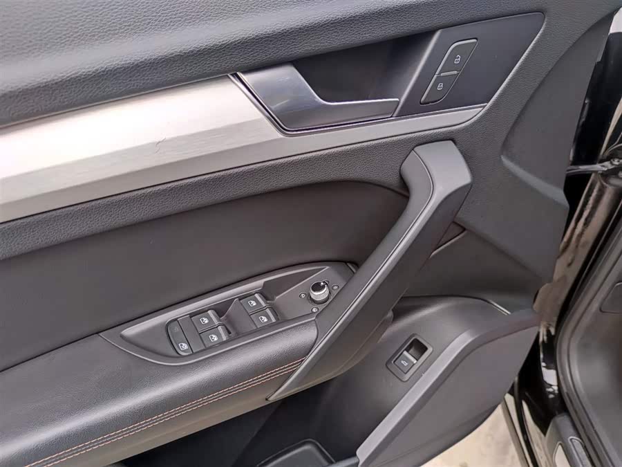 Audi Q5L 2019, фото 15