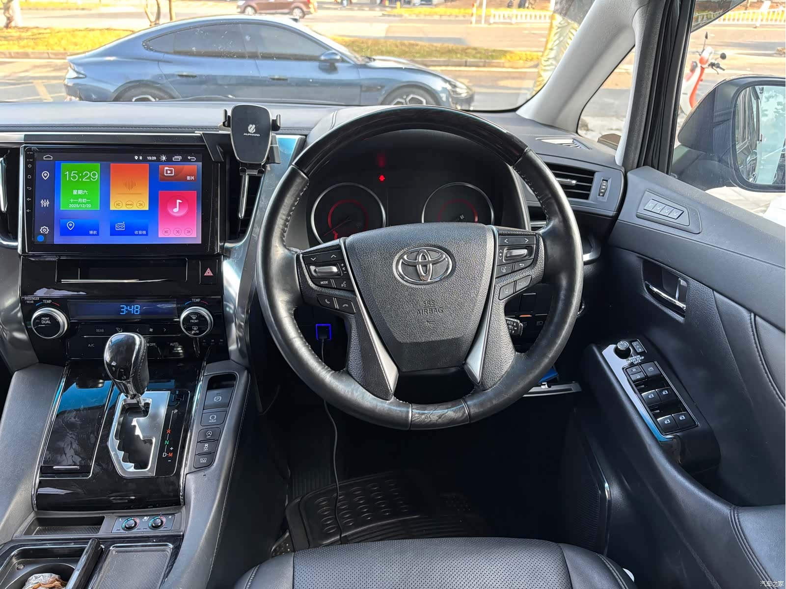 Toyota Alphard, 2019 8