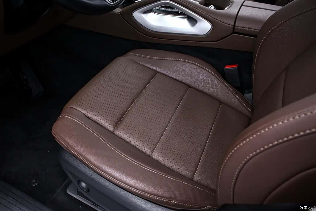 Mercedes-Benz GLE, 2024 13
