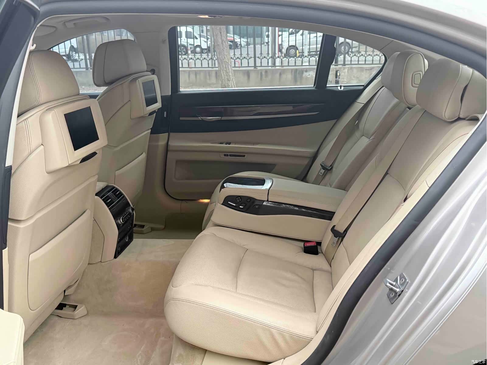 BMW 7 Series, 2012 14