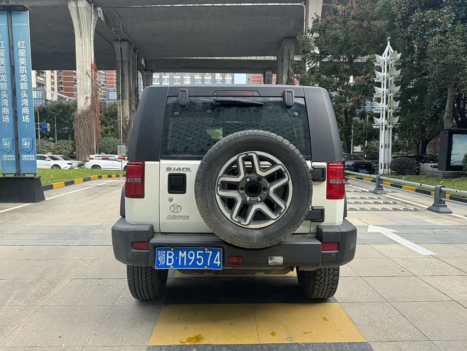 Beijing BJ40