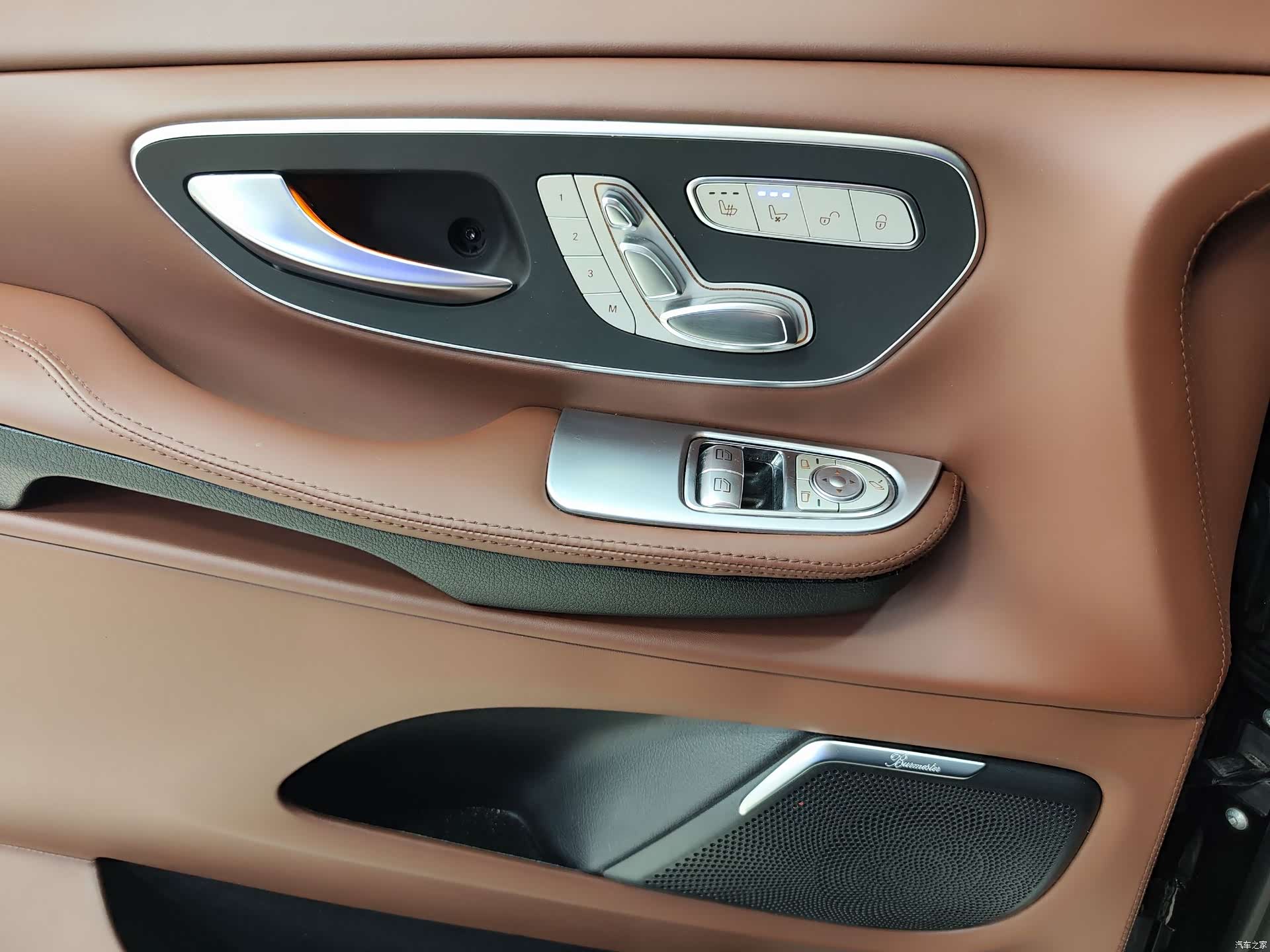 Mercedes-Benz V-Class, 2020 23