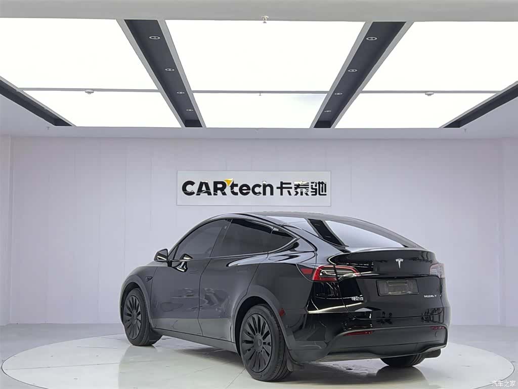 Tesla Model Y, 2024 3
