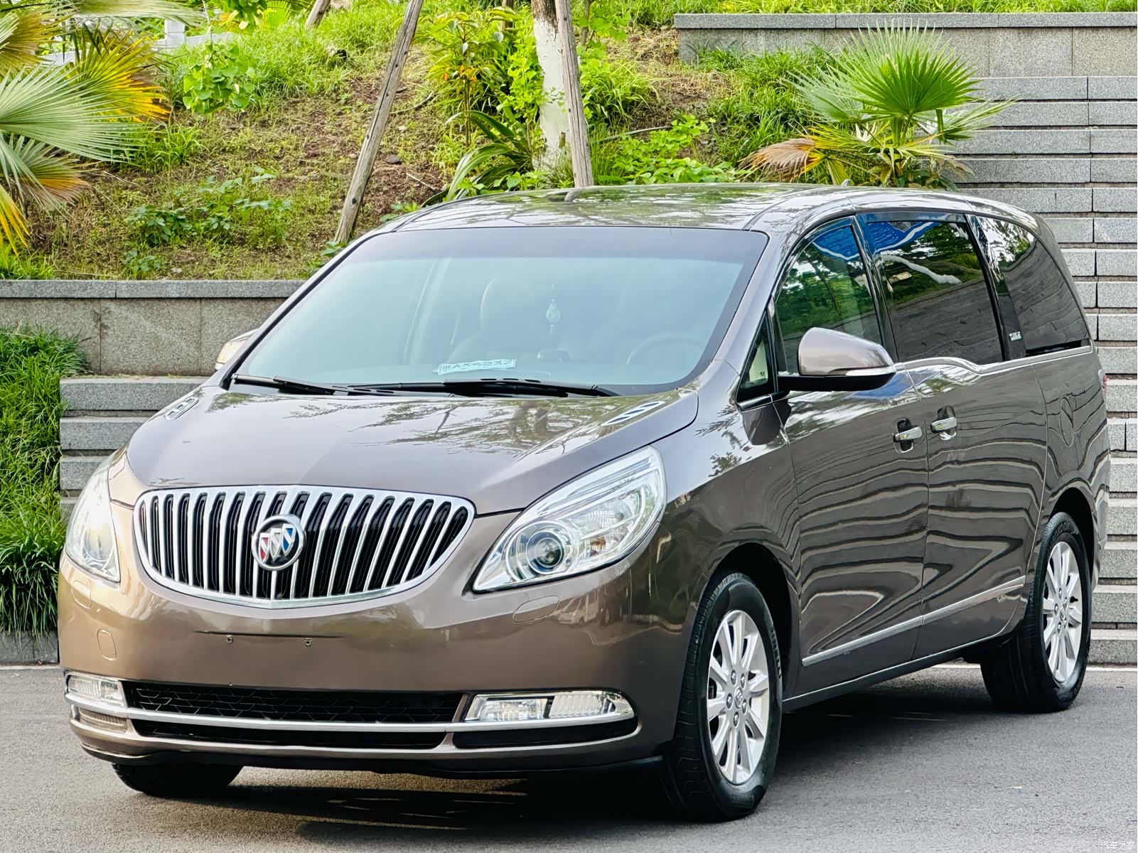Buick GL8, 2014 3