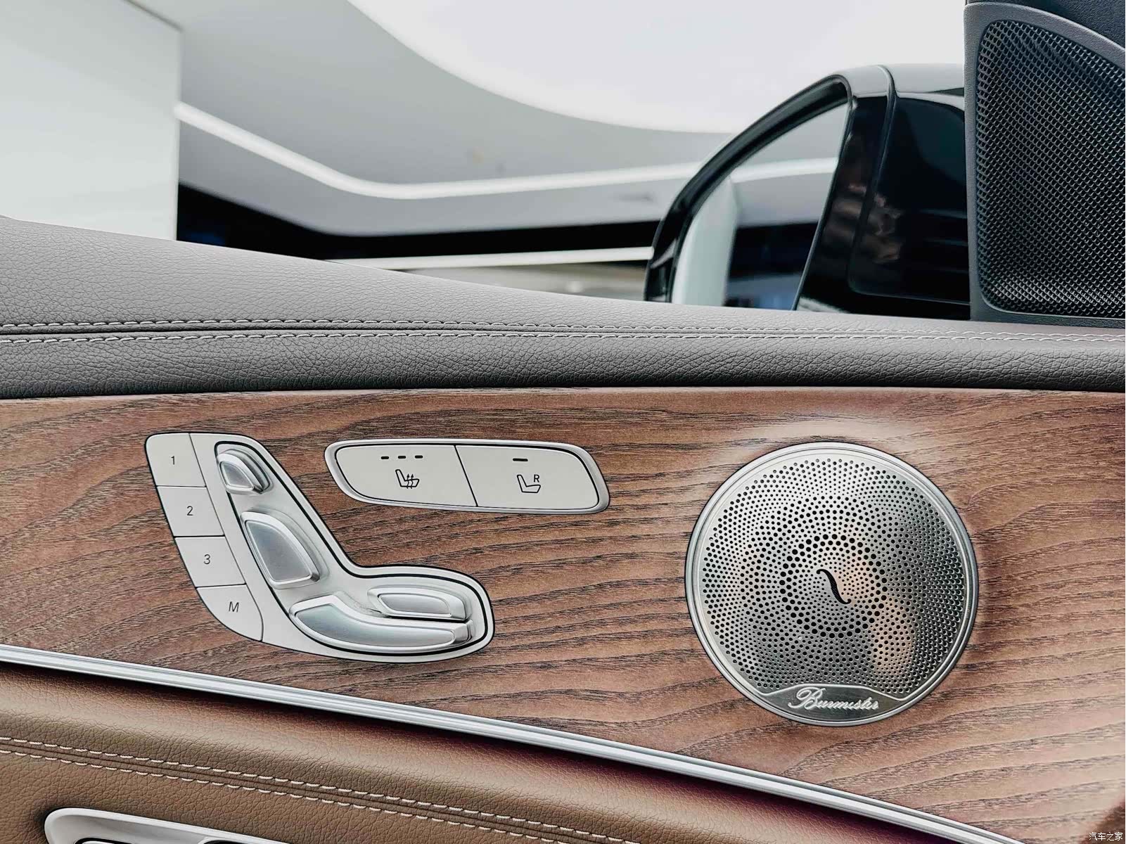 Mercedes-Benz E-Class, 2023 11